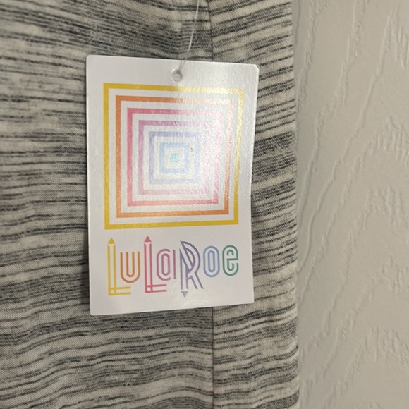 LuLaRoe classic T size L - Picture 5 of 5
